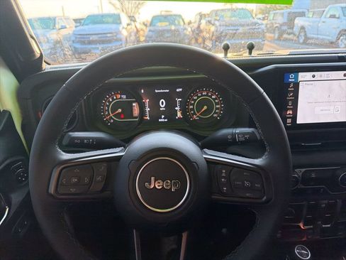 Used 2025 Jeep Gladiator Rubicon image 16