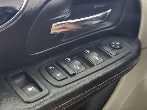 Used 2019 Dodge Grand Caravan SXT FWD image 30