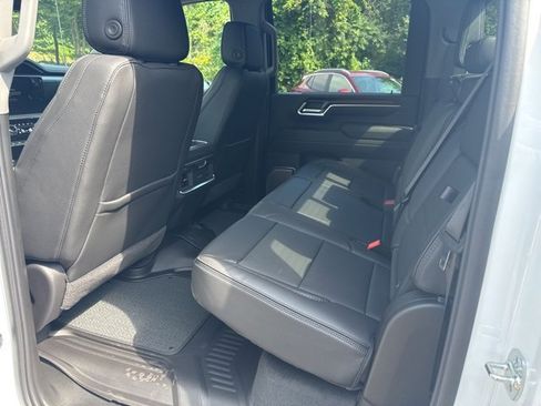 New 2025 GMC Sierra 2500 Denali w/ Denali Reserve Package image 13