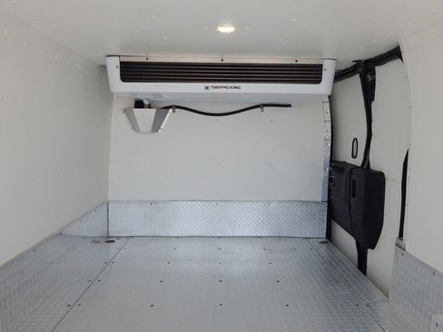 Used 2017 Ford Transit 350 148 Low Roof RWD image 4