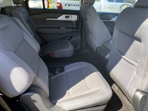 Used 2026 Ford Explorer Active AWD/4WD image 29