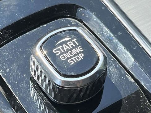 Used 2025 Volvo XC90 B5 Core image 36