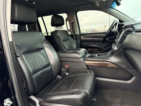 Used 2018 Chevrolet Suburban LT w/ Z71 Midnight Edition image 25