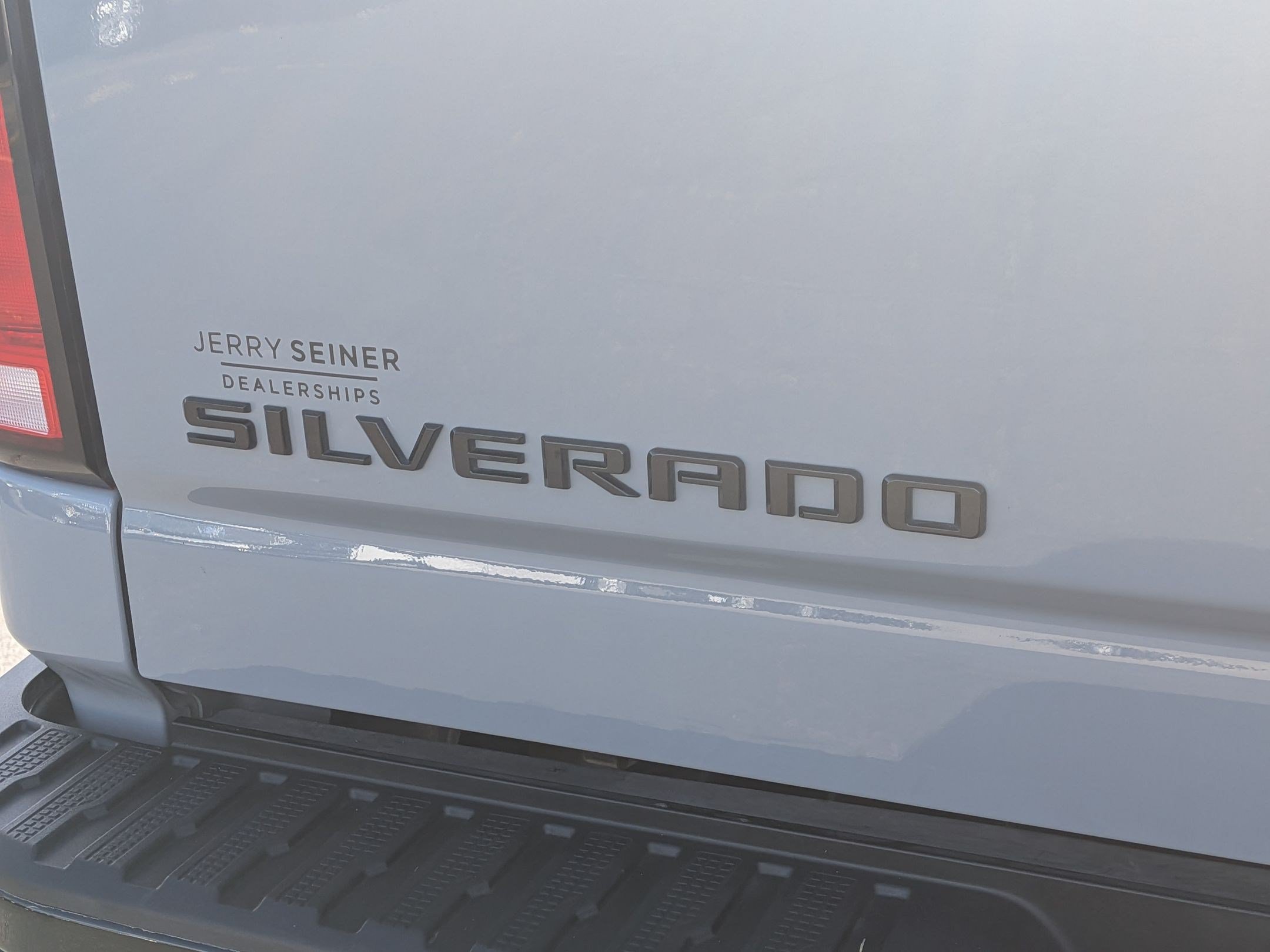 Used 2025 Chevrolet Silverado 2500 ZR2 w/ Technology Package AWD/4WD image 25