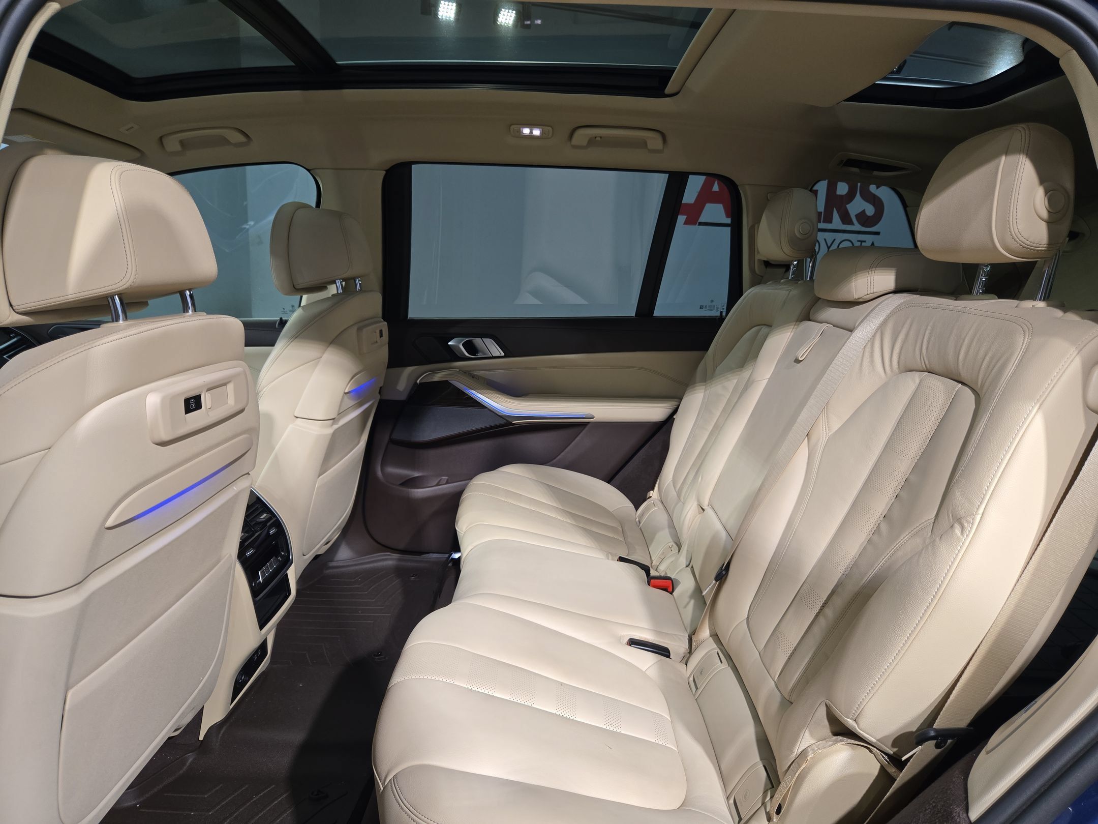 Used 2019 BMW X7 xDrive40i w/ Premium Package AWD/4WD image 37