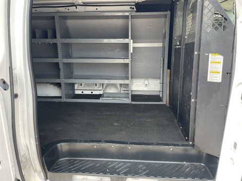 Used 2009 Ford E-250 and Econoline 250 Extended RWD image 32