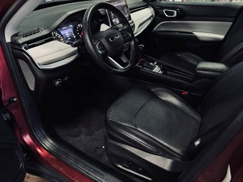 Used 2022 Jeep Compass Limited image 17