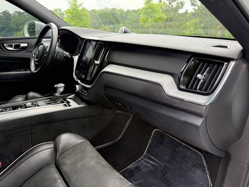 Used 2019 Volvo XC60 T5 R-Design w/ Protection Package Premier FWD image 24