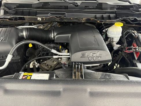 Used 2018 RAM 1500 Tradesman w/ Chrome Appearance Group RWD image 21