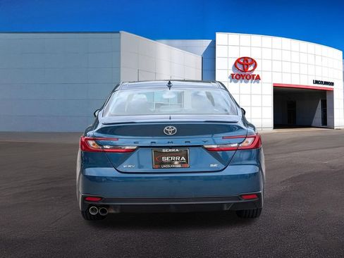 Used 2025 Toyota Camry SE FWD image 11