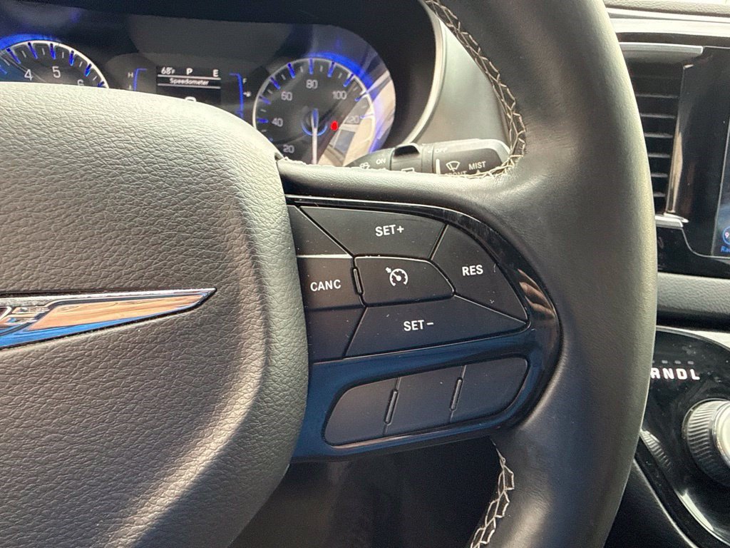 Used 2018 Chrysler Pacifica Touring Plus w/ S Appearance Package FWD image 16