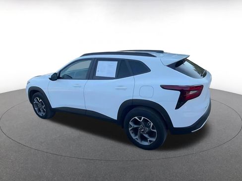 Used 2025 Chevrolet Trax LT image 10