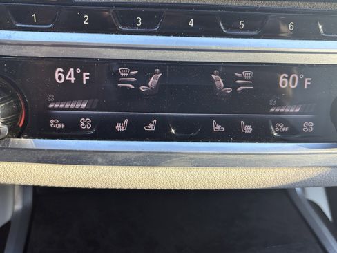 Used 2018 BMW 750i image 45