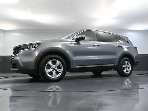 Used 2023 Kia Sorento LX AWD/4WD image 55