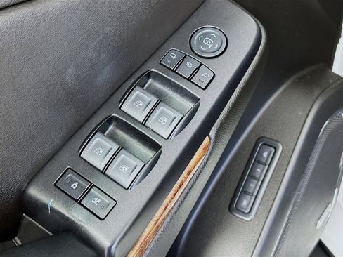 Used 2020 Chevrolet Tahoe Premier AWD/4WD image 18
