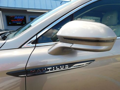 Used 2019 Lincoln Nautilus Reserve w/ Cargo Utility Package FWD image 16