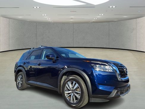 Used 2024 Nissan Pathfinder SL image 6