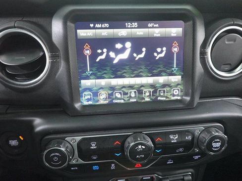 Used 2023 Jeep Wrangler Unlimited Sahara image 20