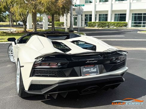 Used 2018 Lamborghini Aventador S image 47