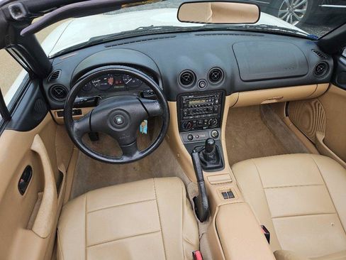 Used 1999 MAZDA MX-5 Miata image 33