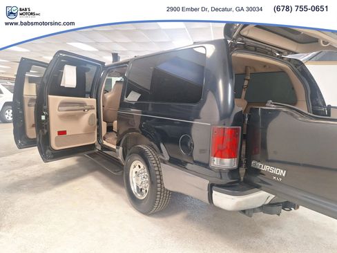 Used 2003 Ford Excursion XLT image 15