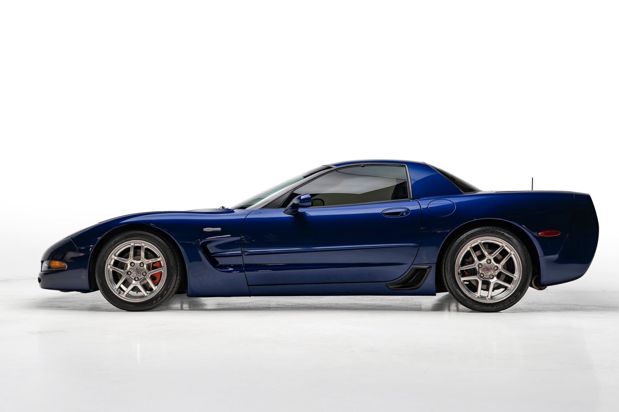 Used 2004 Chevrolet Corvette Z06 w/ Z06 Preferred Equipment Group RWD image 12