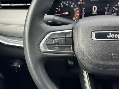 Used 2024 Jeep Compass Limited image 23