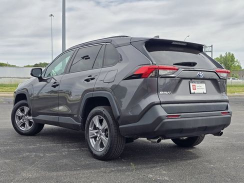 Certified 2022 Toyota RAV4 LE AWD/4WD image 12