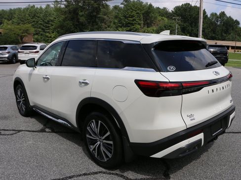 Used 2025 INFINITI QX60 Sensory w/ Vision Package AWD/4WD image 3