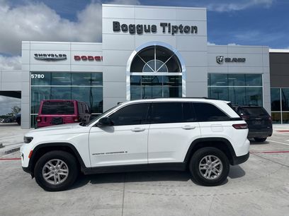 Used 2023 Jeep Grand Cherokee Laredo