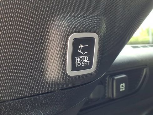 Used 2023 Jeep Grand Cherokee Limited w/ Luxury Tech Group II AWD/4WD image 26