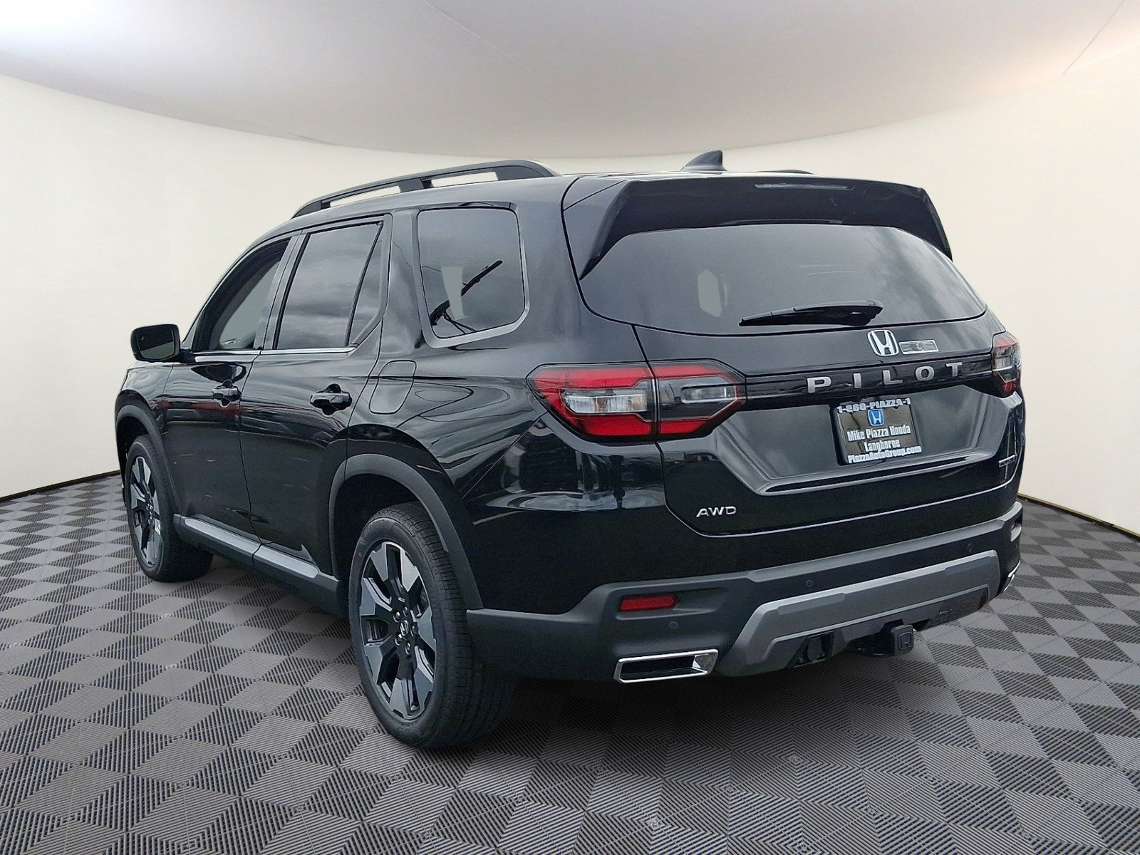 New 2026 Honda Pilot Touring image 3