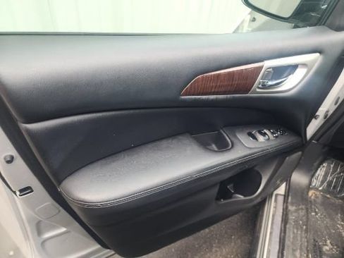 Used 2013 Nissan Pathfinder Platinum FWD image 8