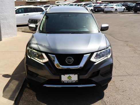 Used 2018 Nissan Rogue SV AWD/4WD image 15