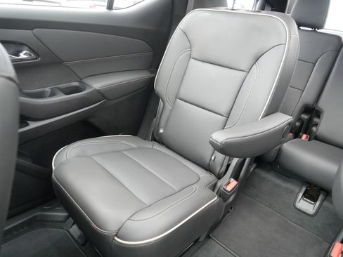 Used 2023 Chevrolet Traverse Premier AWD/4WD image 12