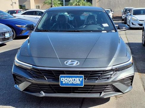 New 2026 Hyundai Elantra SEL Sport FWD image 2