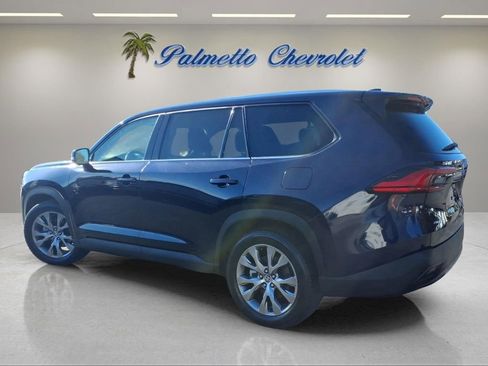 Used 2024 Toyota Grand Highlander AWD image 3