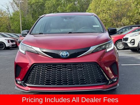 Used 2022 Toyota Sienna XSE FWD image 8