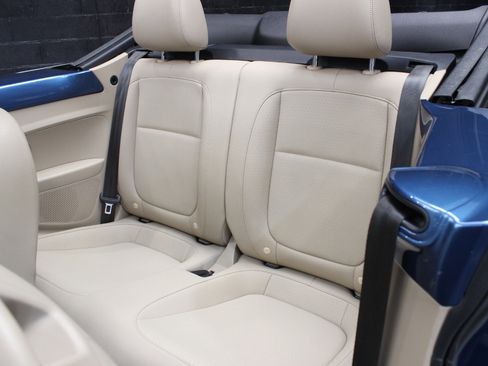 Used 2018 Volkswagen Beetle 2.0T SE w/ SE Premium Package image 38