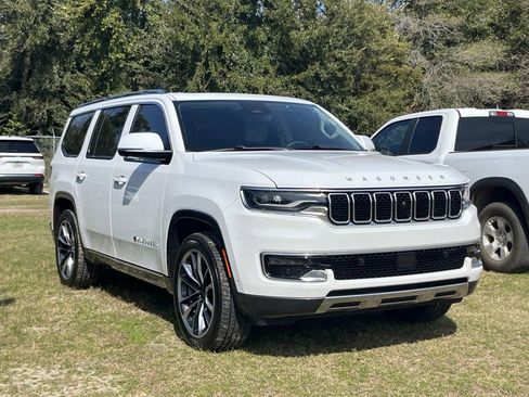Used 2022 Jeep Wagoneer Series III w/ Premium Group I image 6