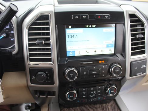 Used 2017 Ford F250 Lariat w/ Chrome Package image 18