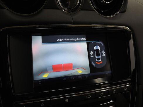 Used 2016 Jaguar XJ L Portfolio image 27