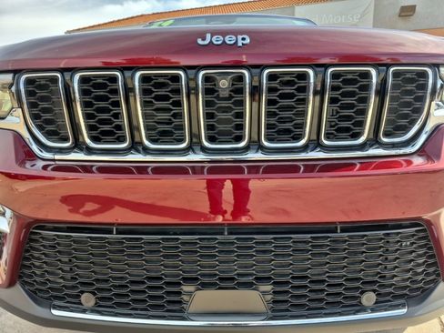 New 2024 Jeep Grand Cherokee Limited 4xe w/ Luxury Tech Group II image 11