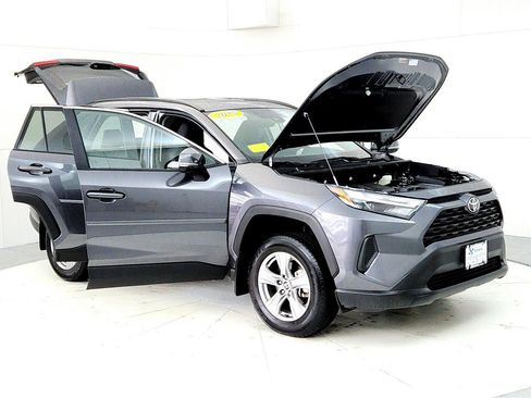 Used 2025 Toyota RAV4 XLE w/ Convenience Package image 12