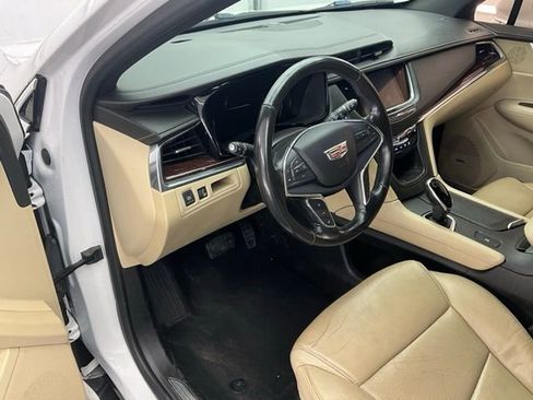 Used 2018 Cadillac XT5 Luxury w/ Driver Awareness Package image 15