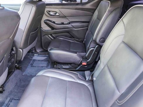 Used 2023 Chevrolet Traverse Premier image 20