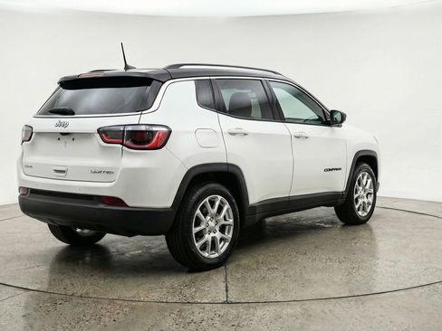 Used 2025 Jeep Compass Limited image 9