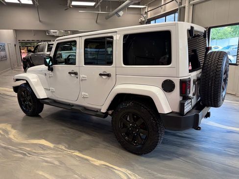 Used 2014 Jeep Wrangler Unlimited Sahara AWD/4WD image 35