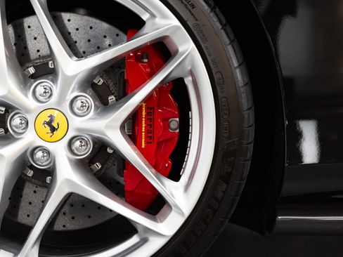 Certified 2021 Ferrari Roma image 11