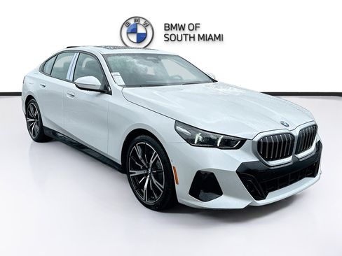 New 2026 BMW 530i w/ M Sport Package RWD image 1